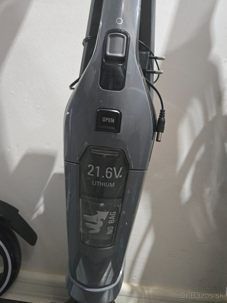 Bezkablovy vysávač Rowenta RH6756WO Dual Force 2 v 1