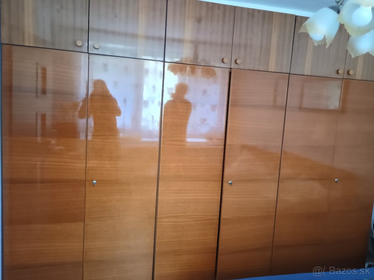 Darujem skrine za odvoz