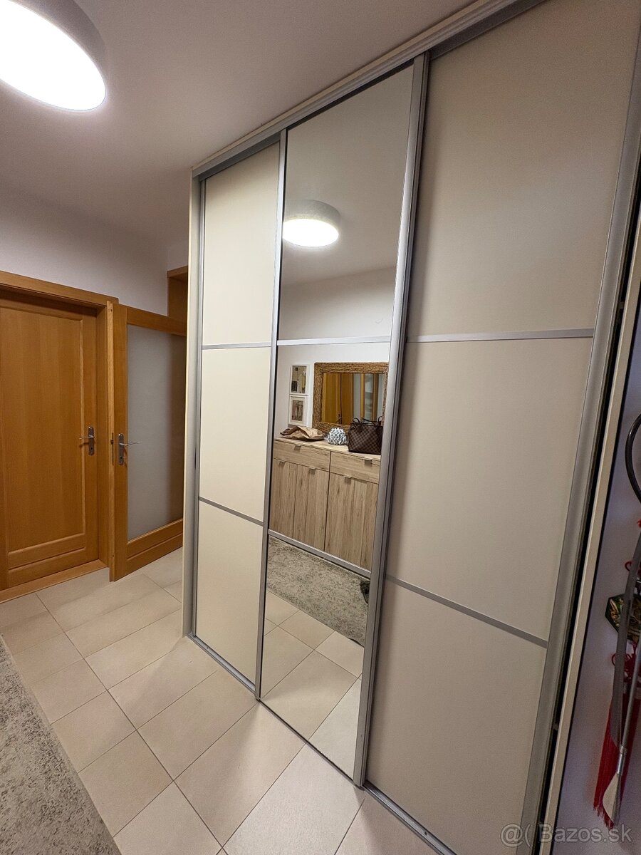 Vstavaná skriňa 180cm