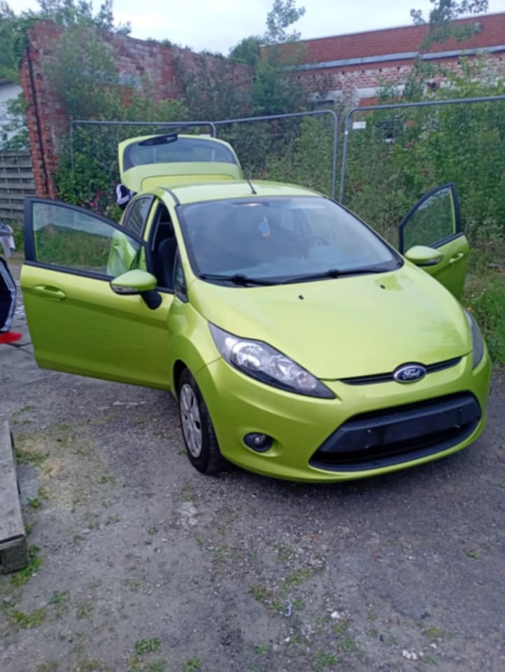 Predám ford fiesta 1.6 tdci rok2013
