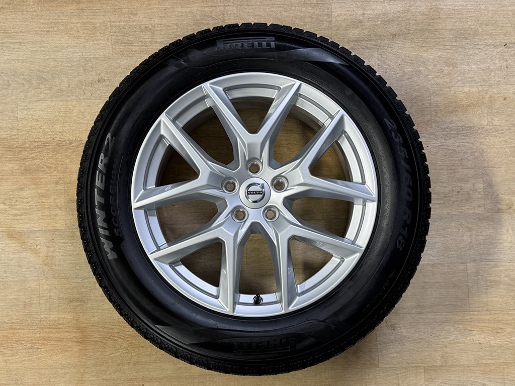 18" Alu kola = 5x108 = VOLVO XC60 – ZIMNÍ PIRELLI 2024