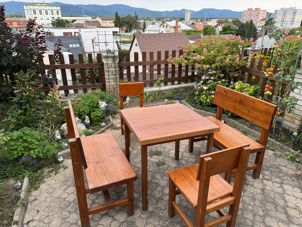 Irish Pub NMnV - dopredaj mašín, lavíc, stoličiek, stolov,