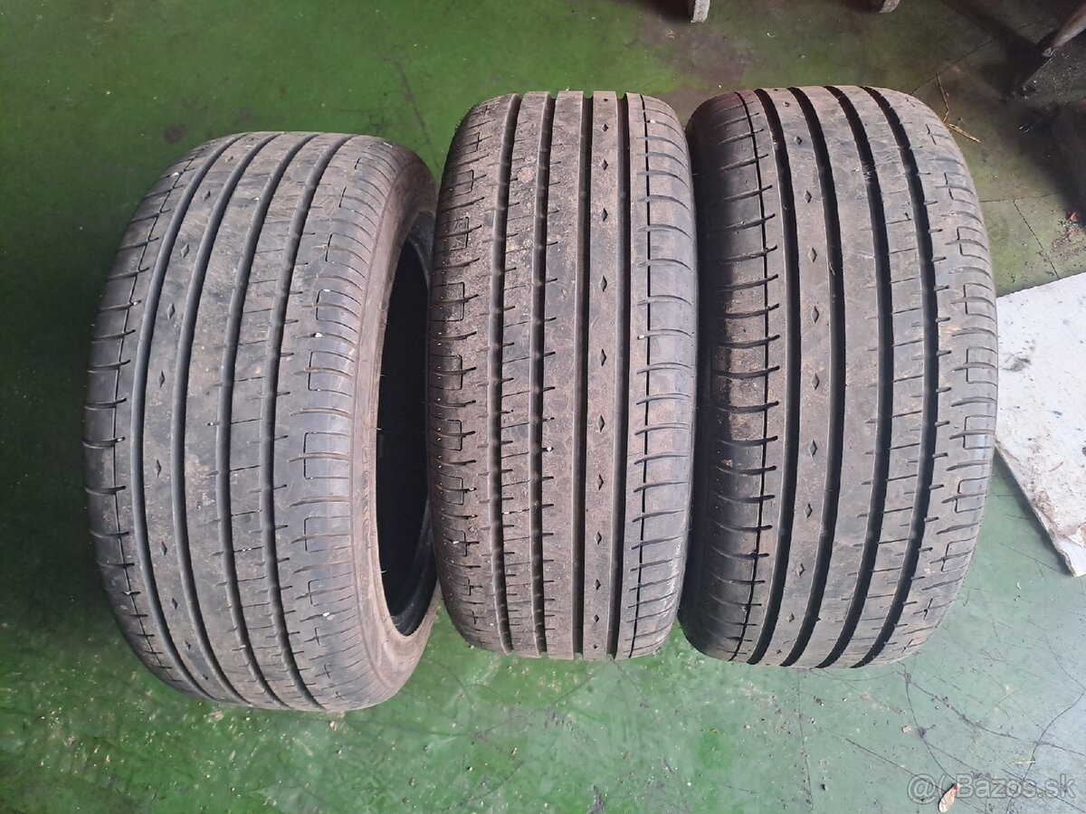 Pneu 235/45 R17 Celoročne