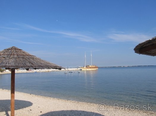 Chorvátskuo ubytovanie  vo vile pri pláži do 16 osôb