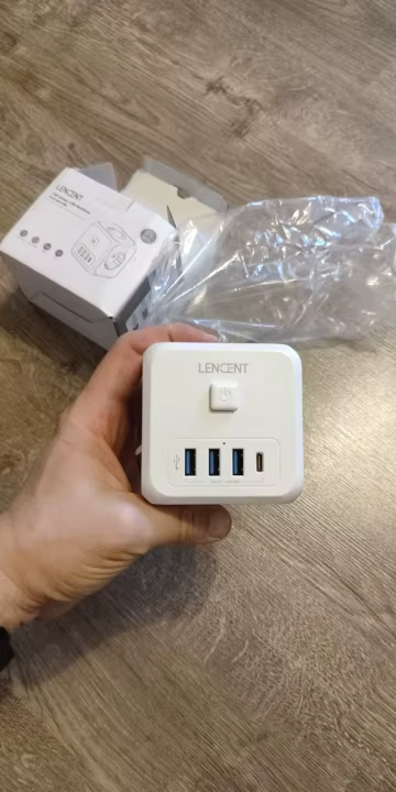 LENCENT rozdvojka | 3x AC zásuvkami + 3x USB, 1x C konektor