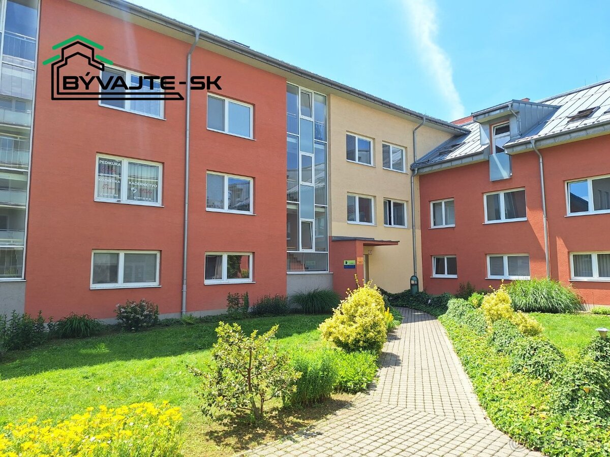 Na prenájom priestranná garsónka v centre mesta – 41 m², Pri