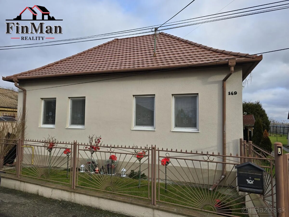 Na predaj priestranný rodinný dom s veľkým pozemkom Jánovce