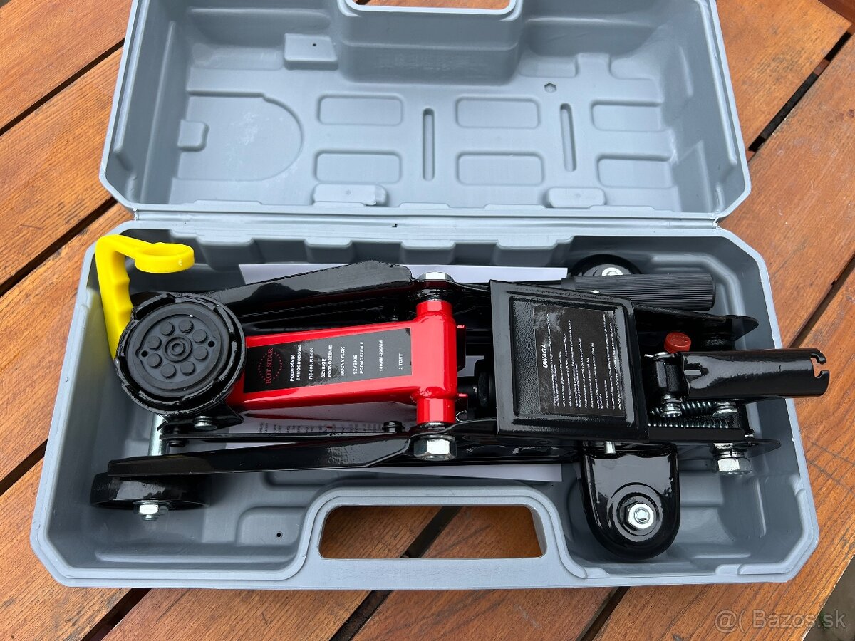 Hydraulický zdvihak na auto 2T