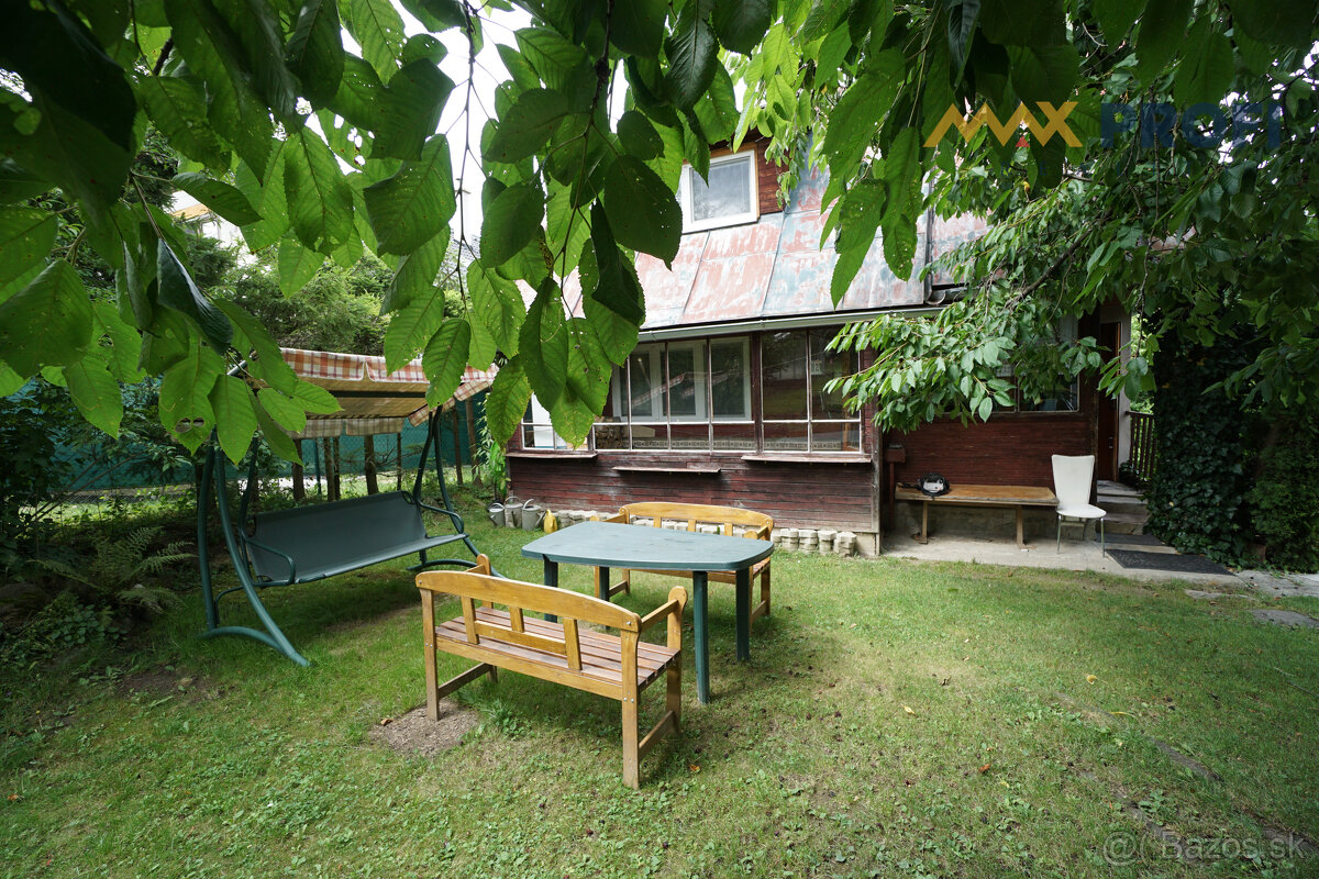 Rekreačná chatka, 692m2 – relax alebo stavebný pozemok, Mart