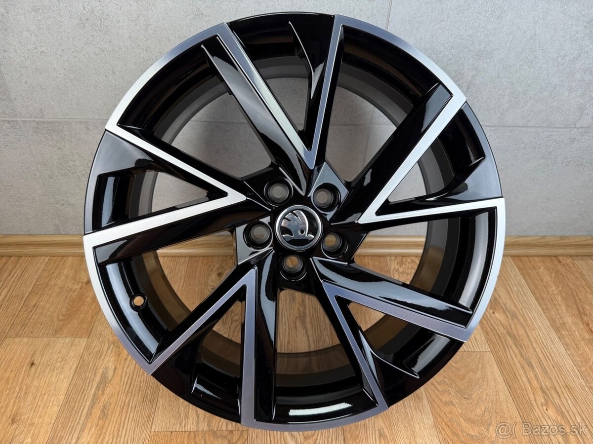 Originál alu koleso Škoda Scala R18 Vega 1ks