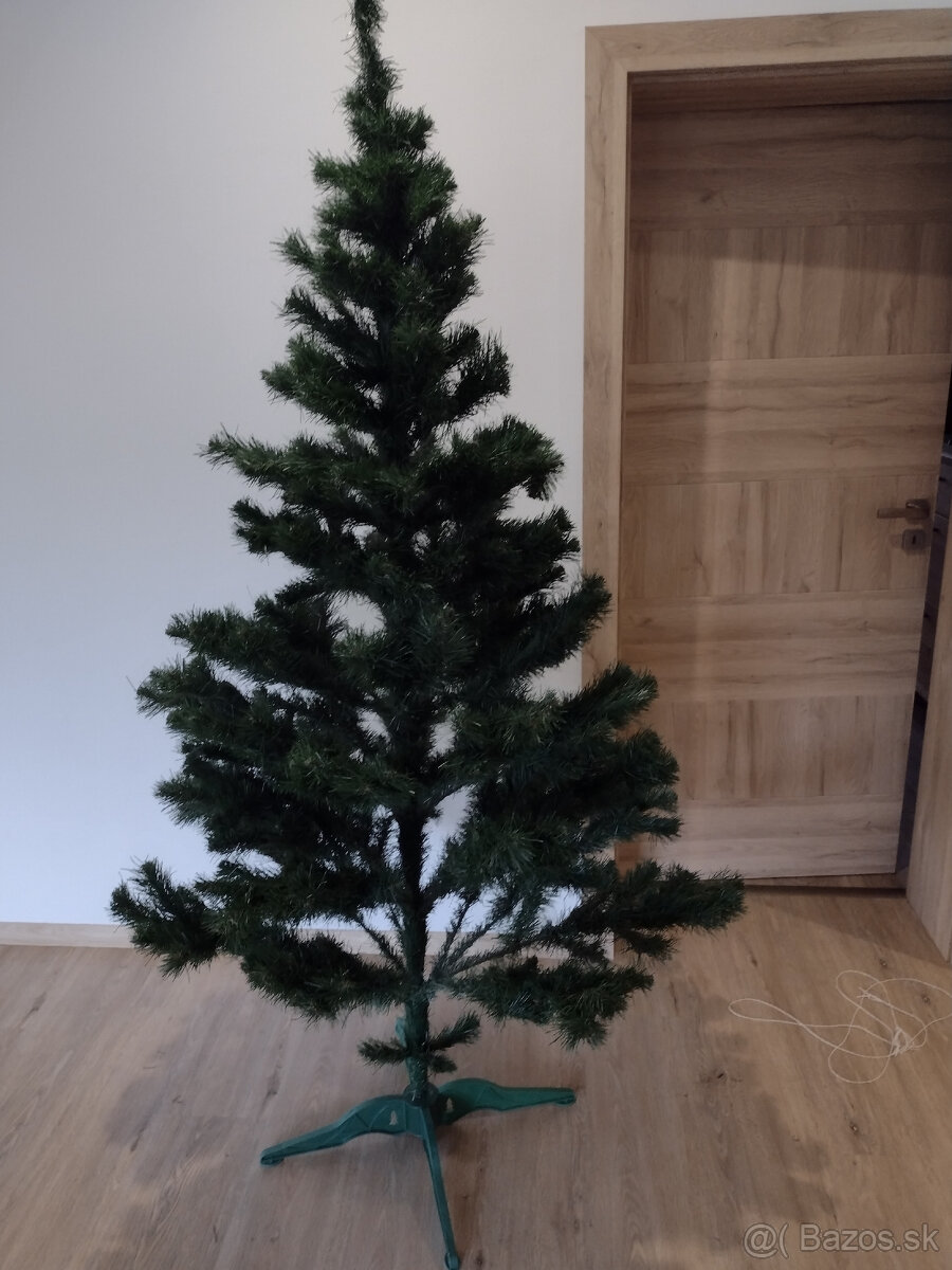 Umelý vianočný stromček 220cm