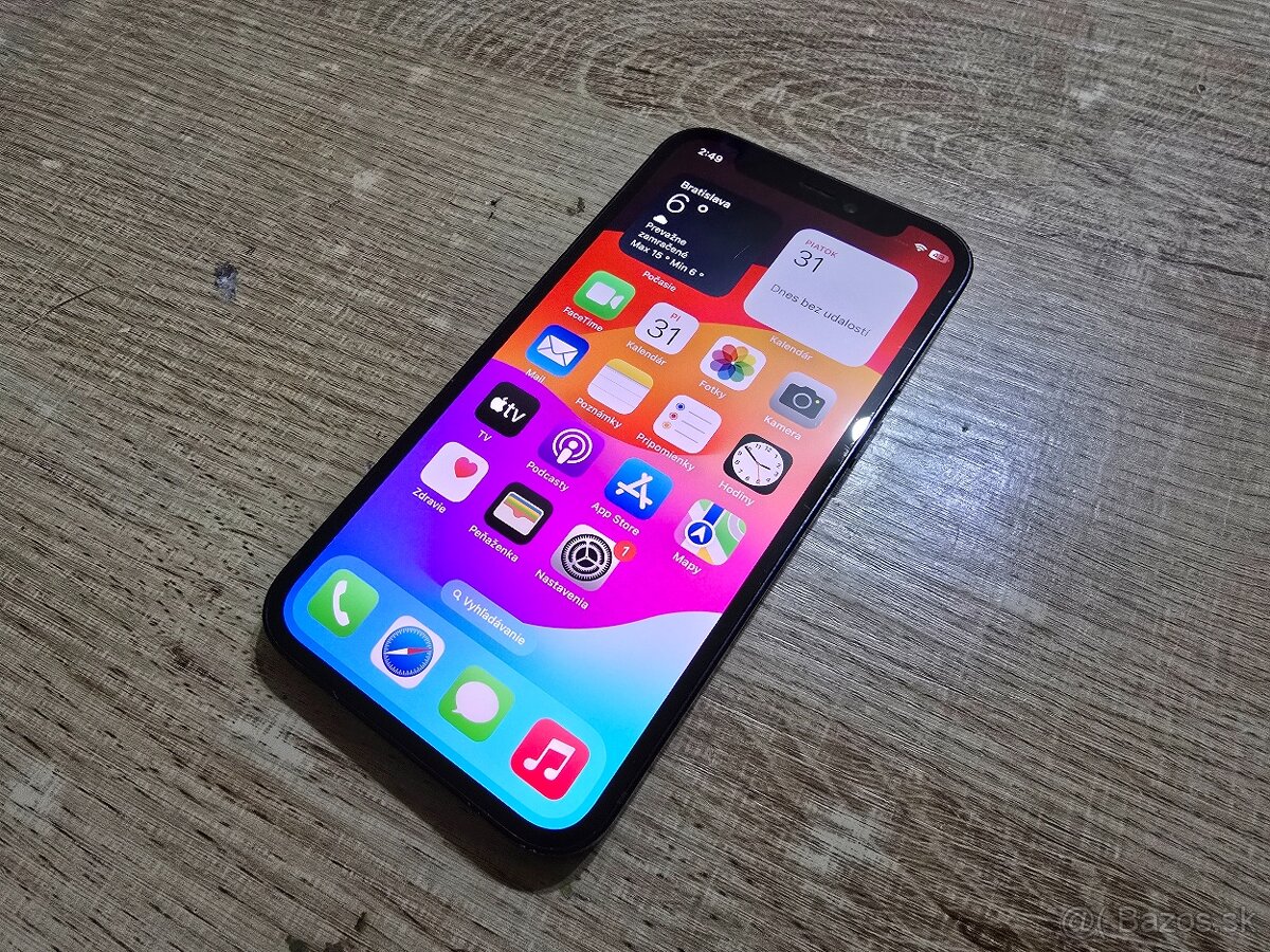 Iphone 12 mini plnefunkcny ma len jemne znamky pouzivania al