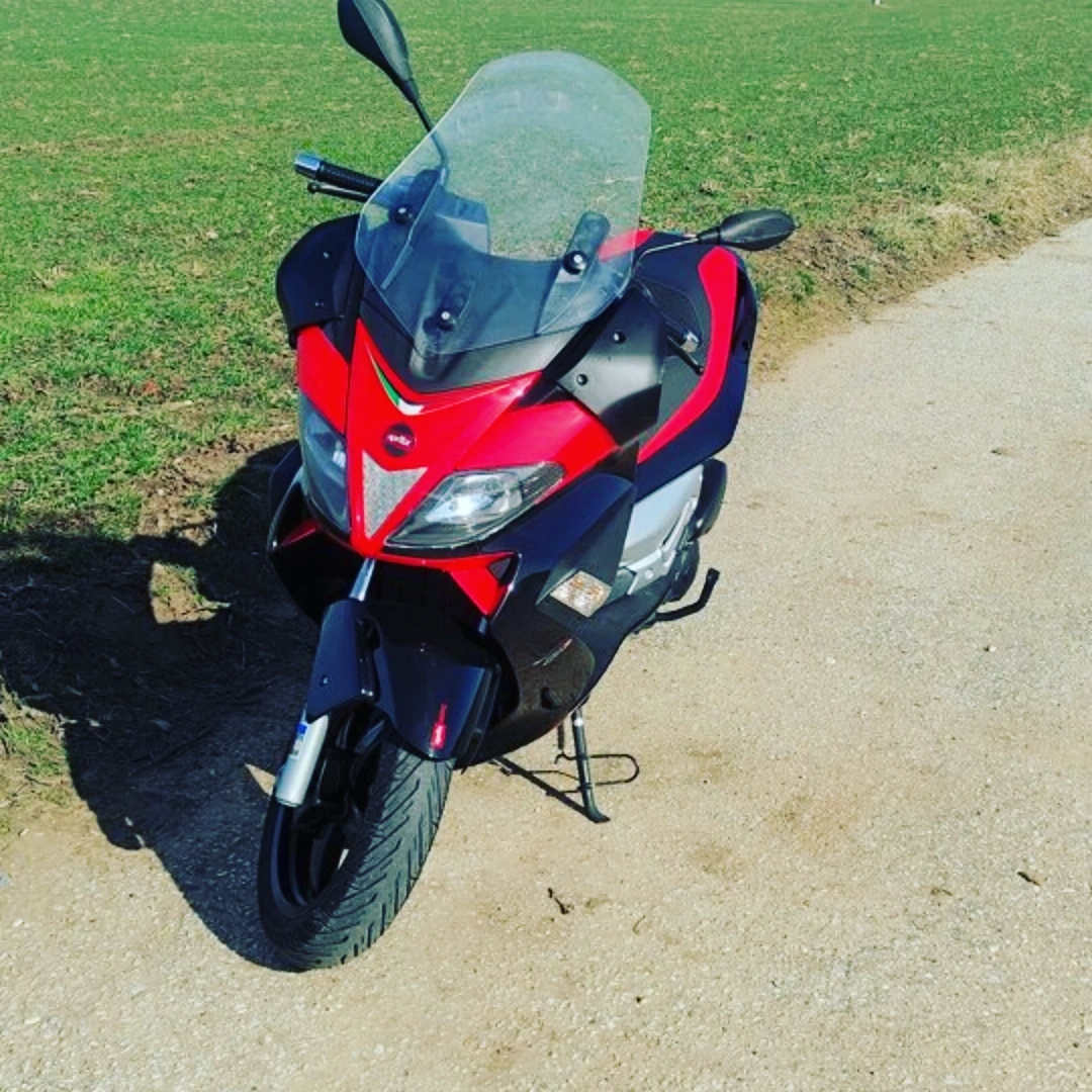 Aprilia sr max 125