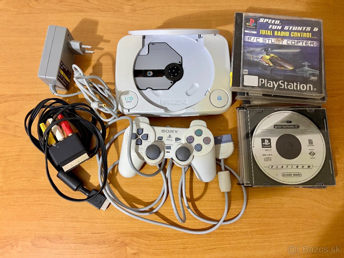 Playstation one (1) 1x ovladač 7x original hra