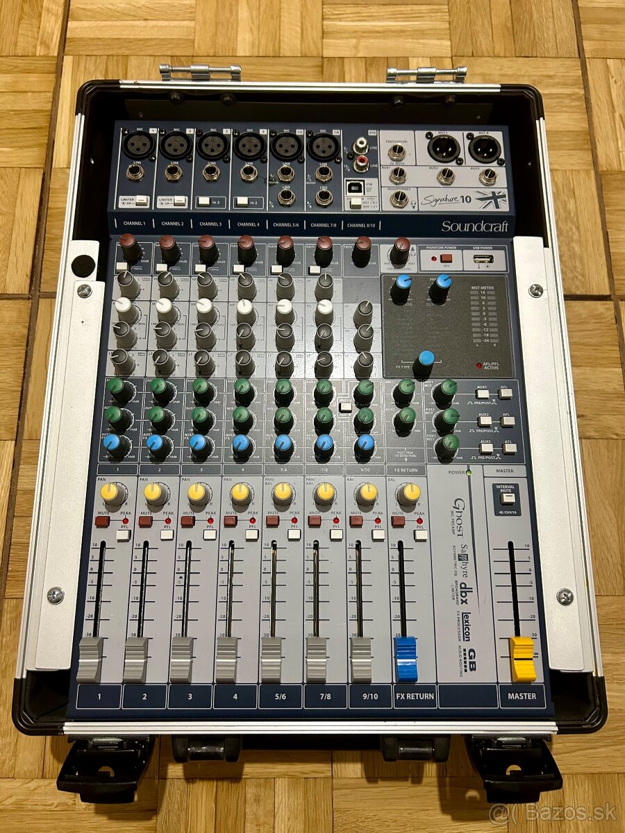 SOUNDCRAFT Signature 10