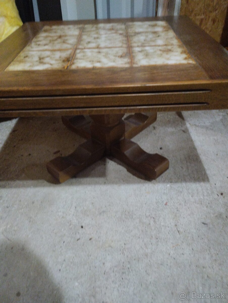 Konferenčný stolík