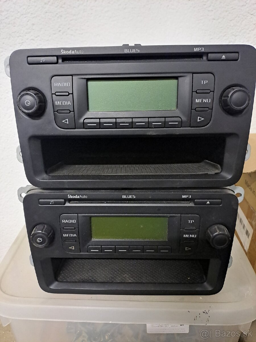 autoradio skoda blues