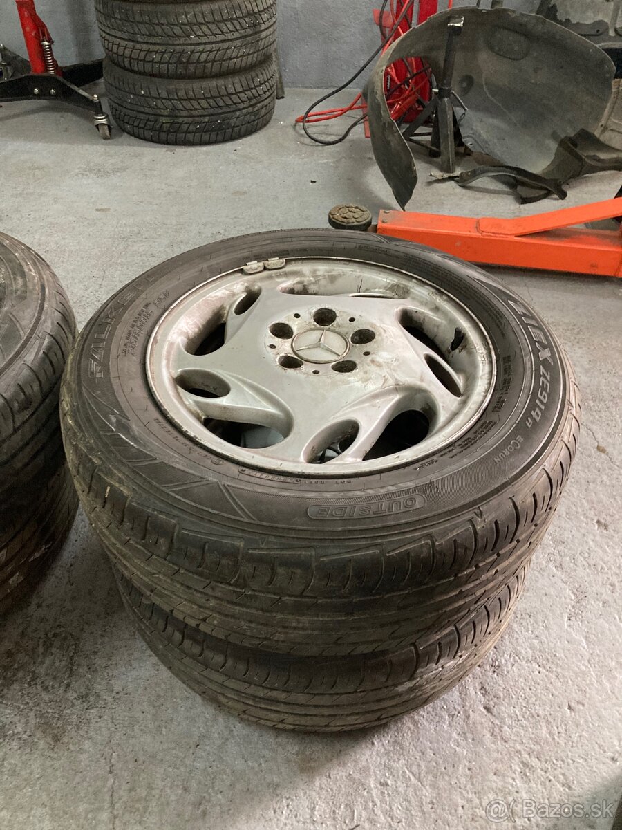 215/60R16
