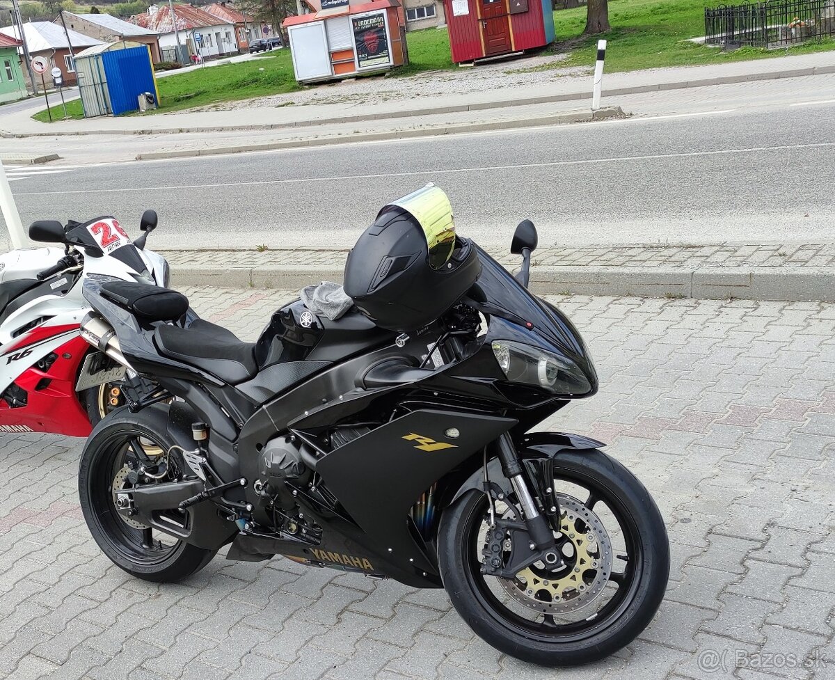 Yamaha R1 rn19