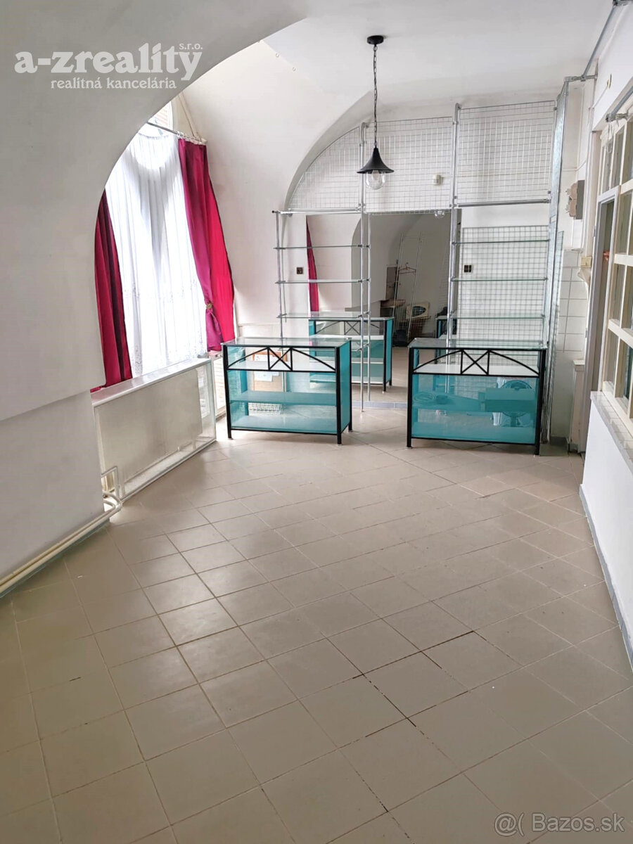 Komerčný priestor na predaj blízko centra Komárna