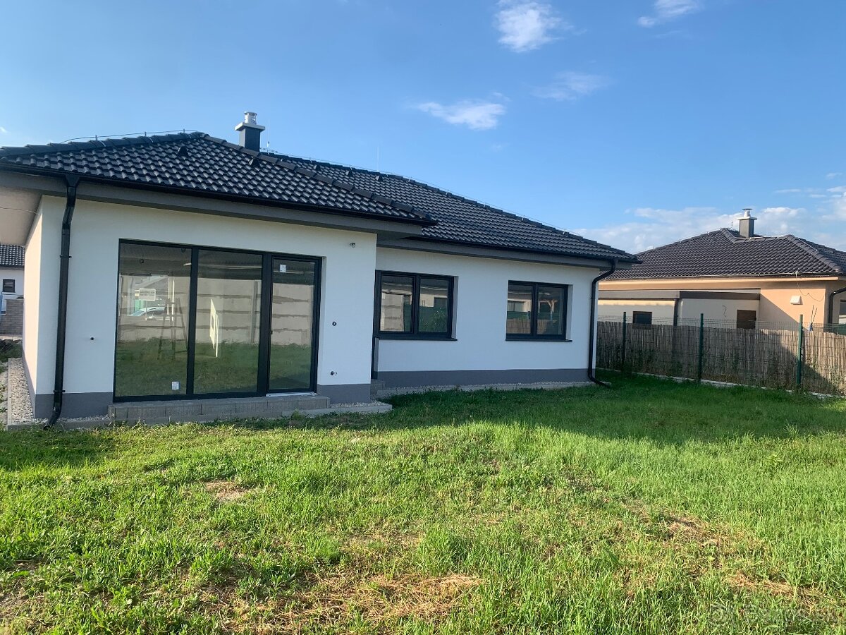 -SAMOSTATNÝ 4 i BUNGALOV 580m2pozemok - SLOVENSKÝ GROB- ZÁTI