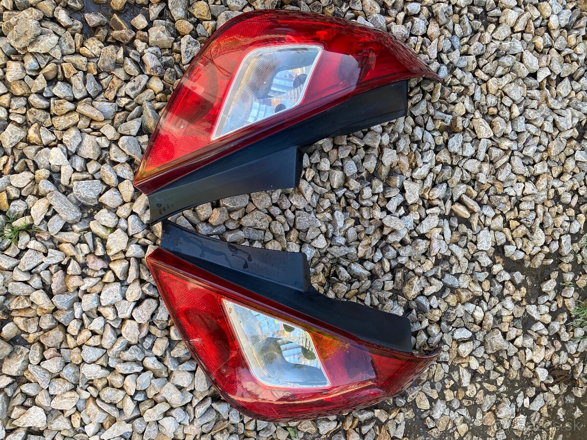 opel corsa D svetlo svetla