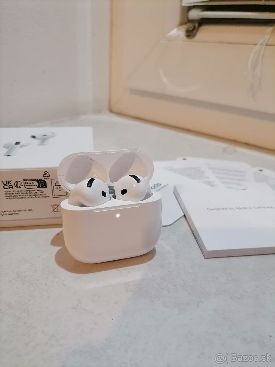 AirPods 4