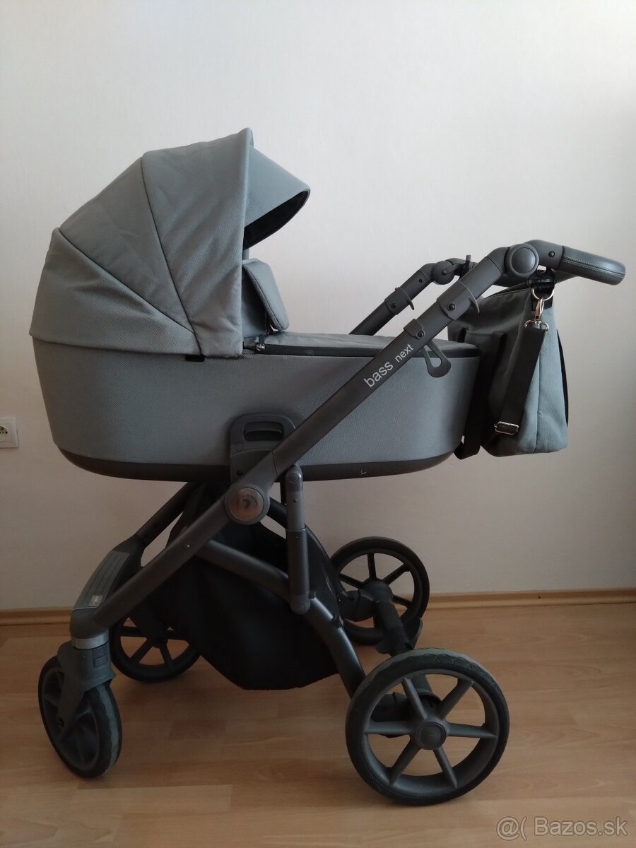 Roan Bass Next + Cybex Aton 5 s ISOfix zakladnou