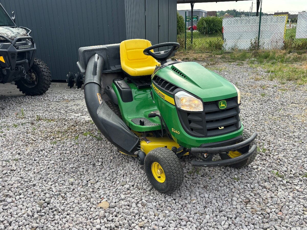 John Deere S240