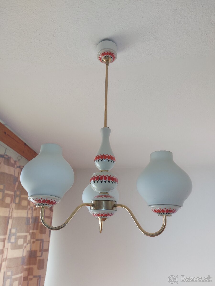 Darujem set retro luster a stolová lampa