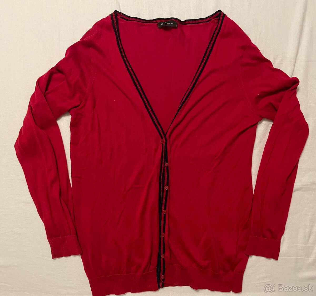 Damsky svetrik Essentials