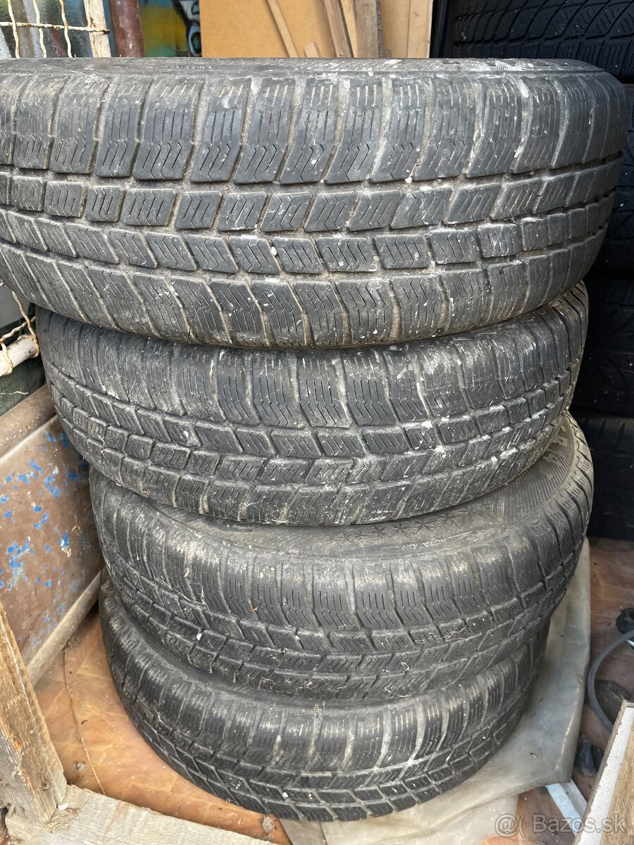 Predám zimné pneumatiky Barum Polaris na diskoch