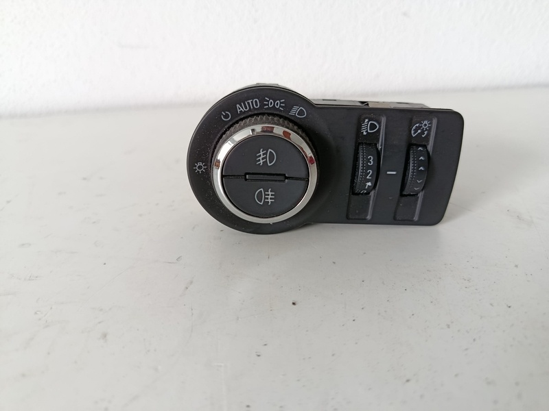 vypinac svetiel opel astraJ 13268702 40€