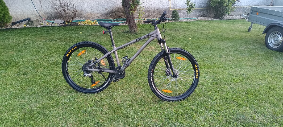 Horský bicykel Kellys