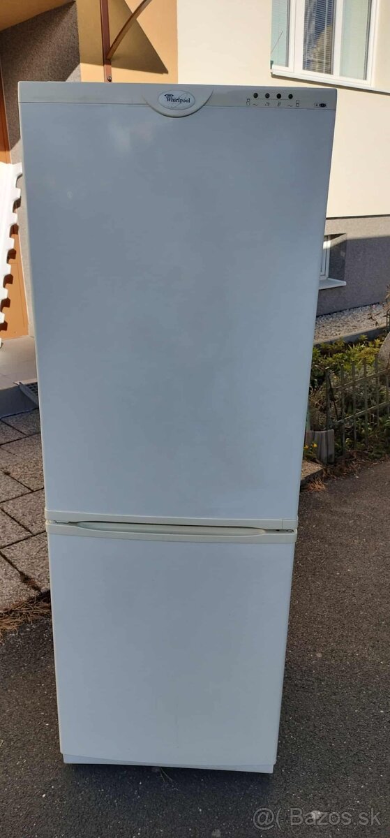 Predám chladničku s mraziakom Whirlpool