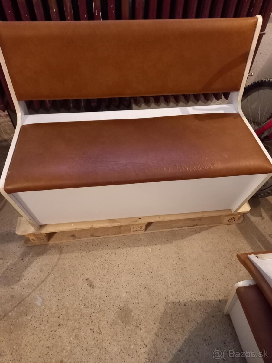 rohová sedačka do kuchyne