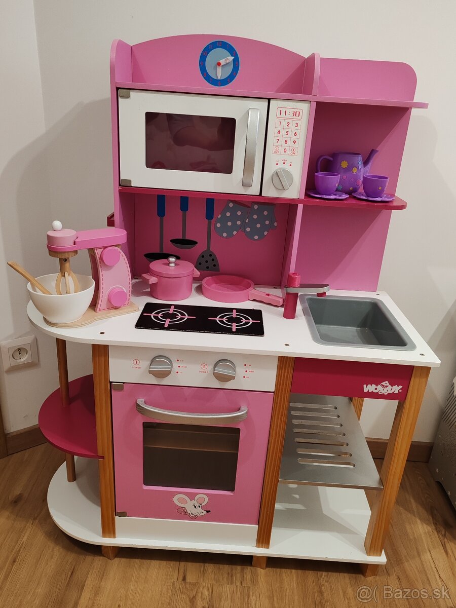 Detska drevena kuchynka