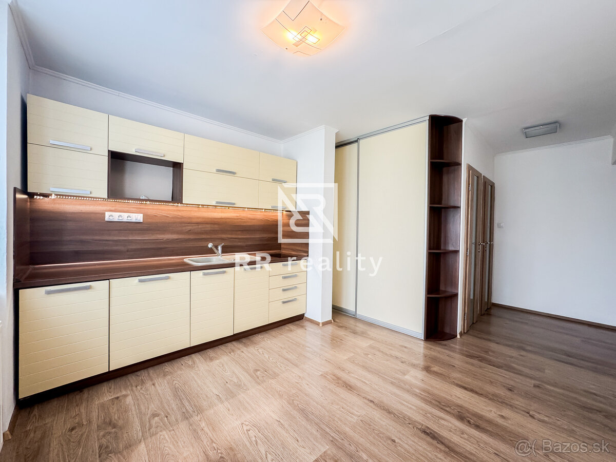 1-izbový byt 40m2 , kompl. rekonštrukcia, Košice-Staré mesto