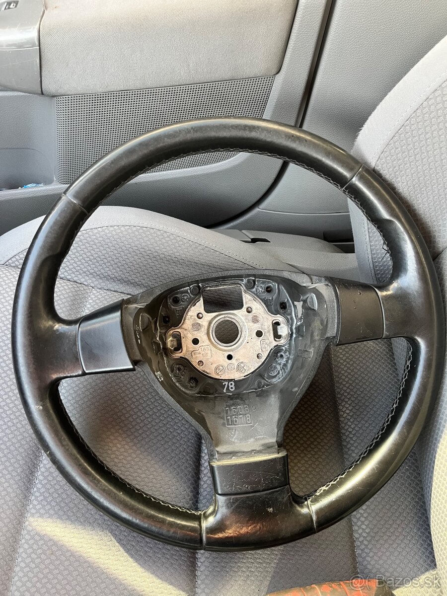 Volant VW GOLF 5