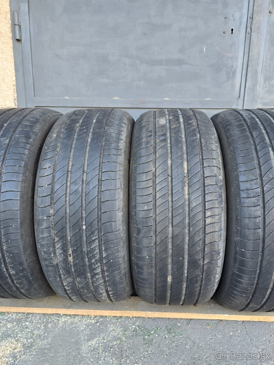 235/50r18 michelin