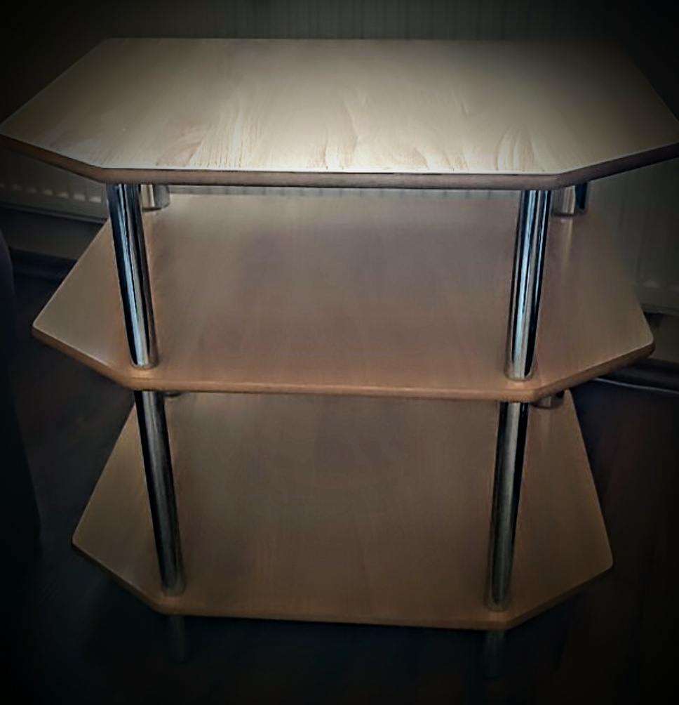 TV stolík