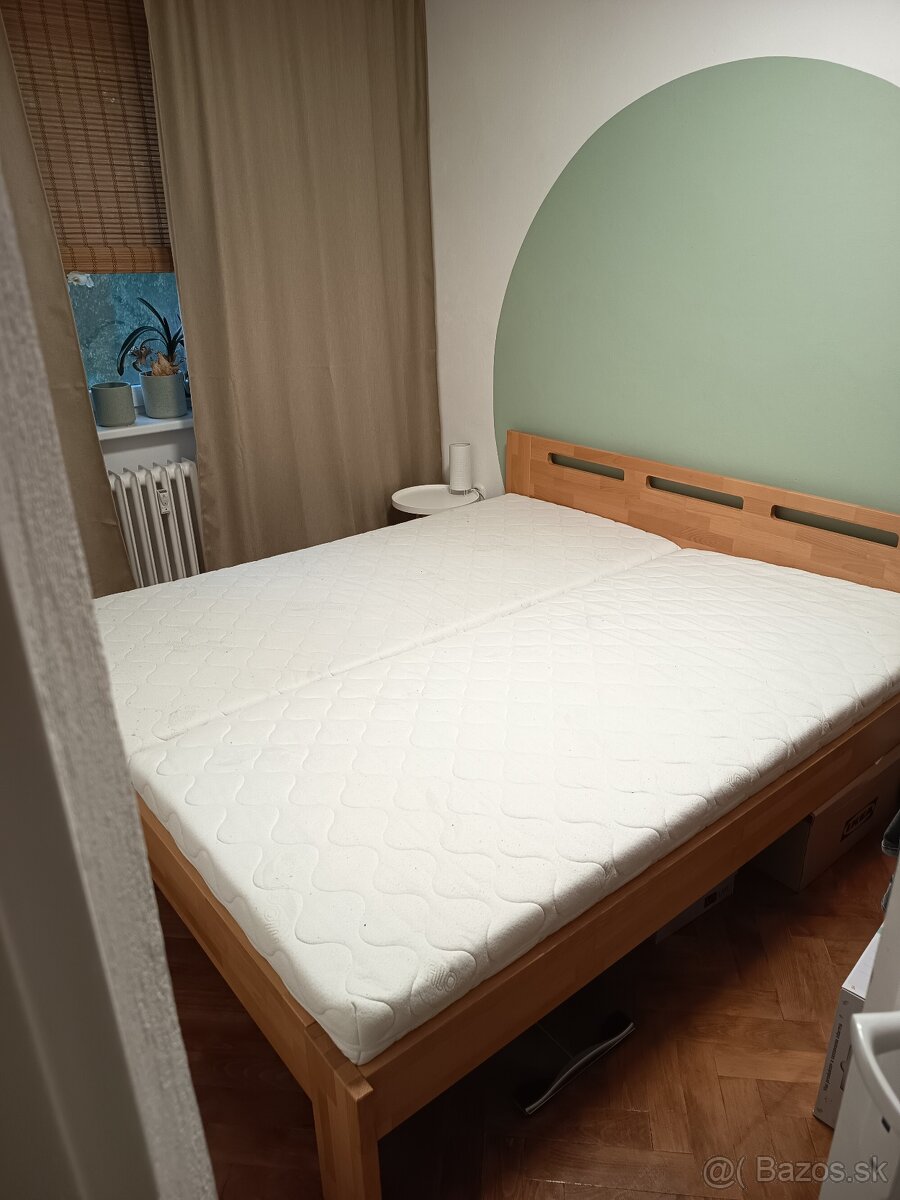 Posteľ buk masív