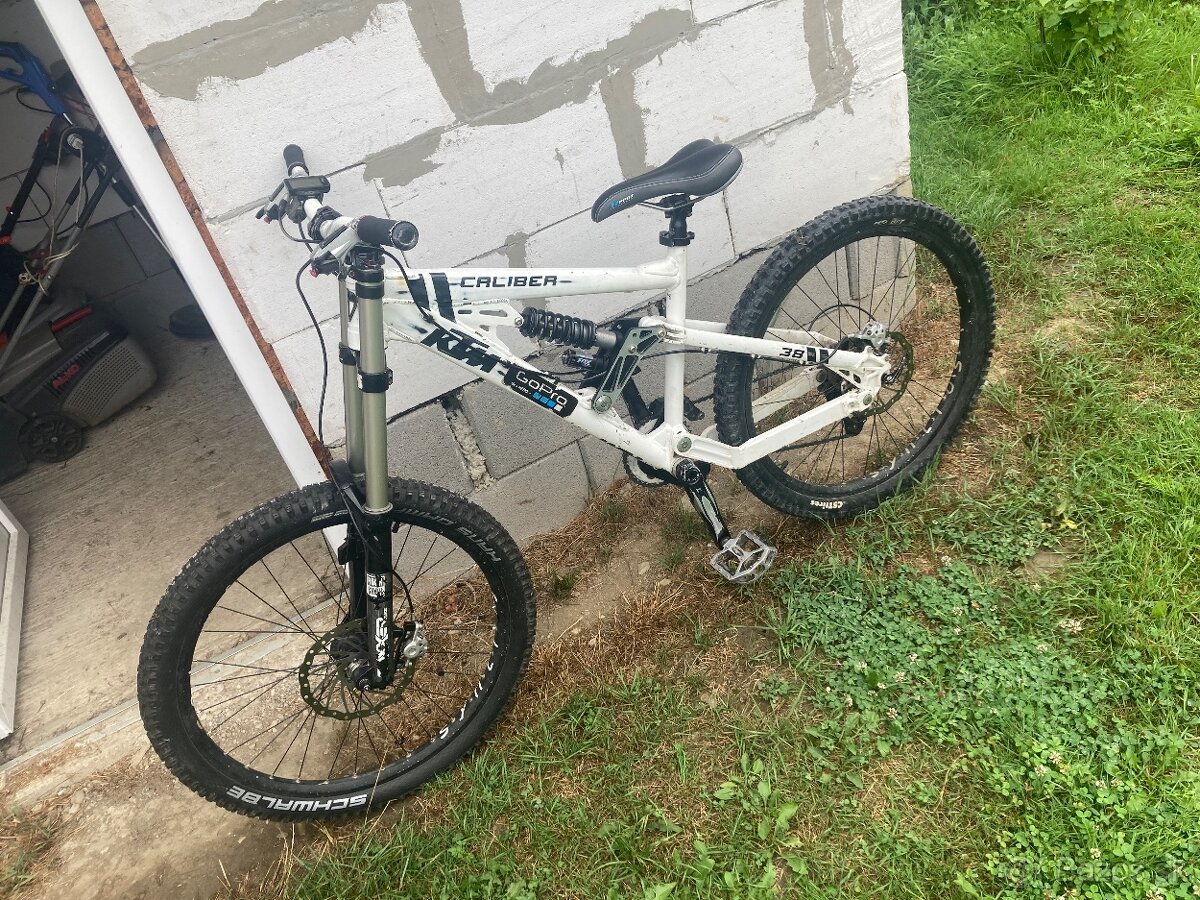 zjazdový bicykel KTM Caliber