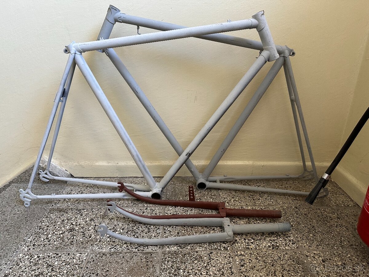 Favorit F8 opieskované rámy na bicykel