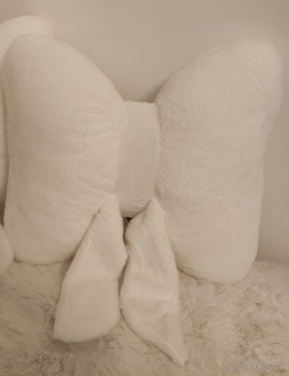 Úplne nový krásny vankúš MAŠĽA