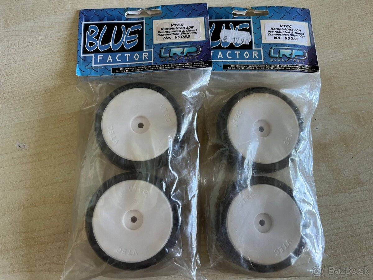 LRP Bluefactor VTEC 30R slicky - 33€