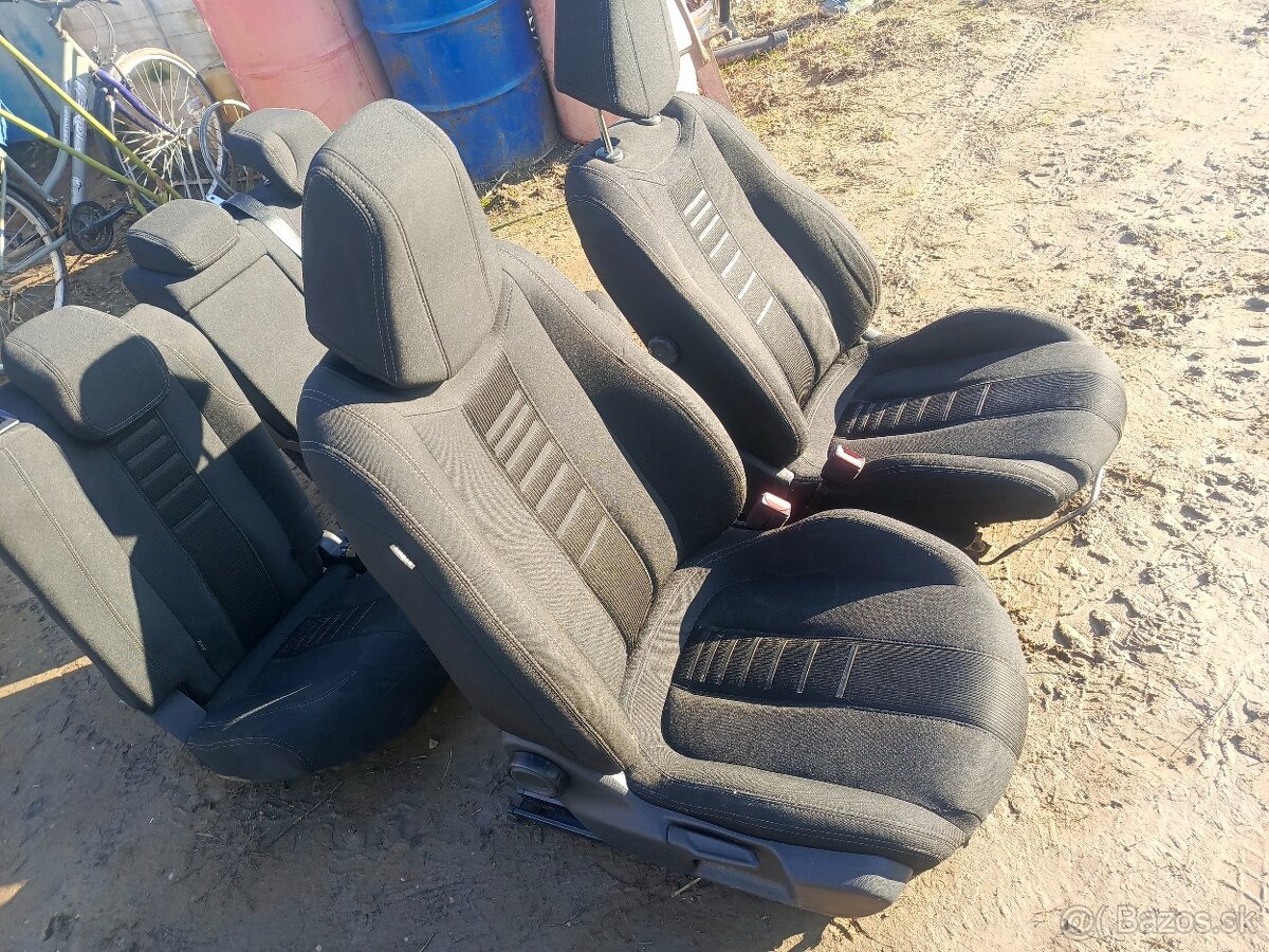 Peugeot 308 t9 sedačky