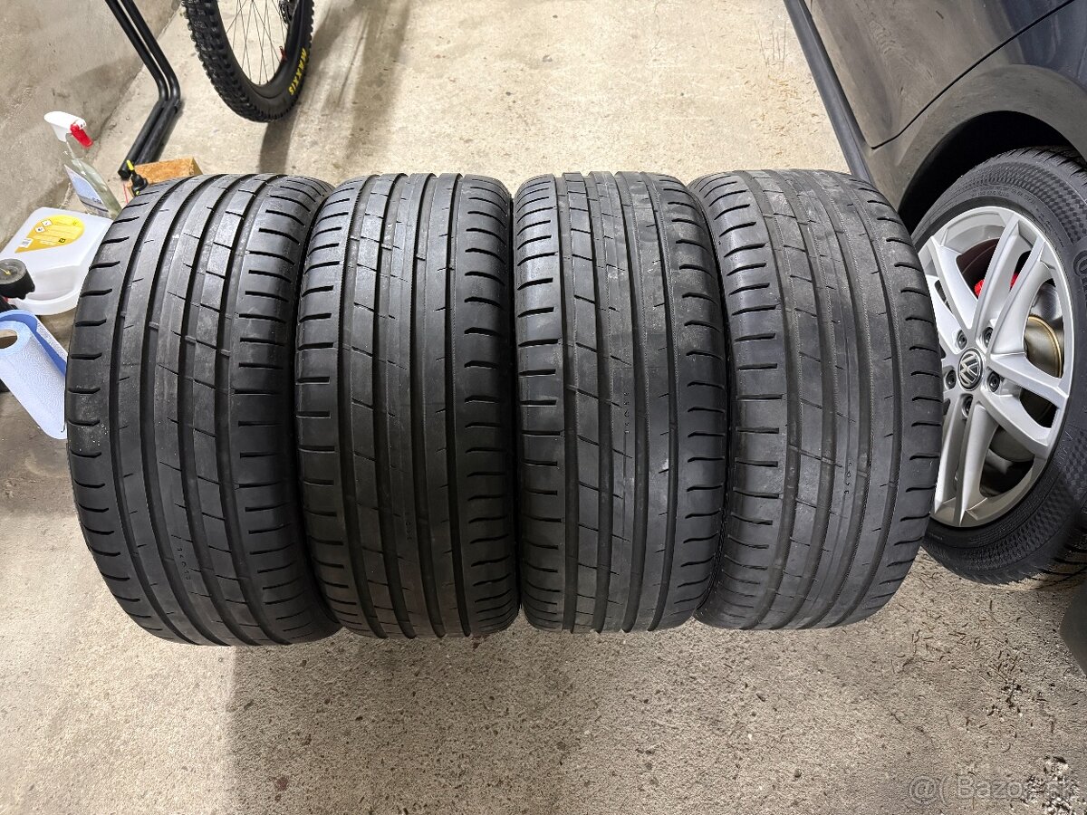 Letné pneu - Nokian Powerproof 225/40 R18