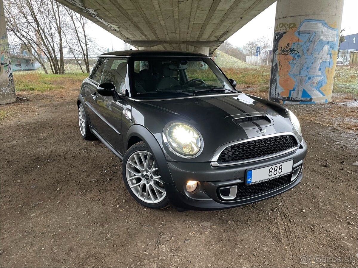 Mini COOPER Sd 2013 TOP STAV