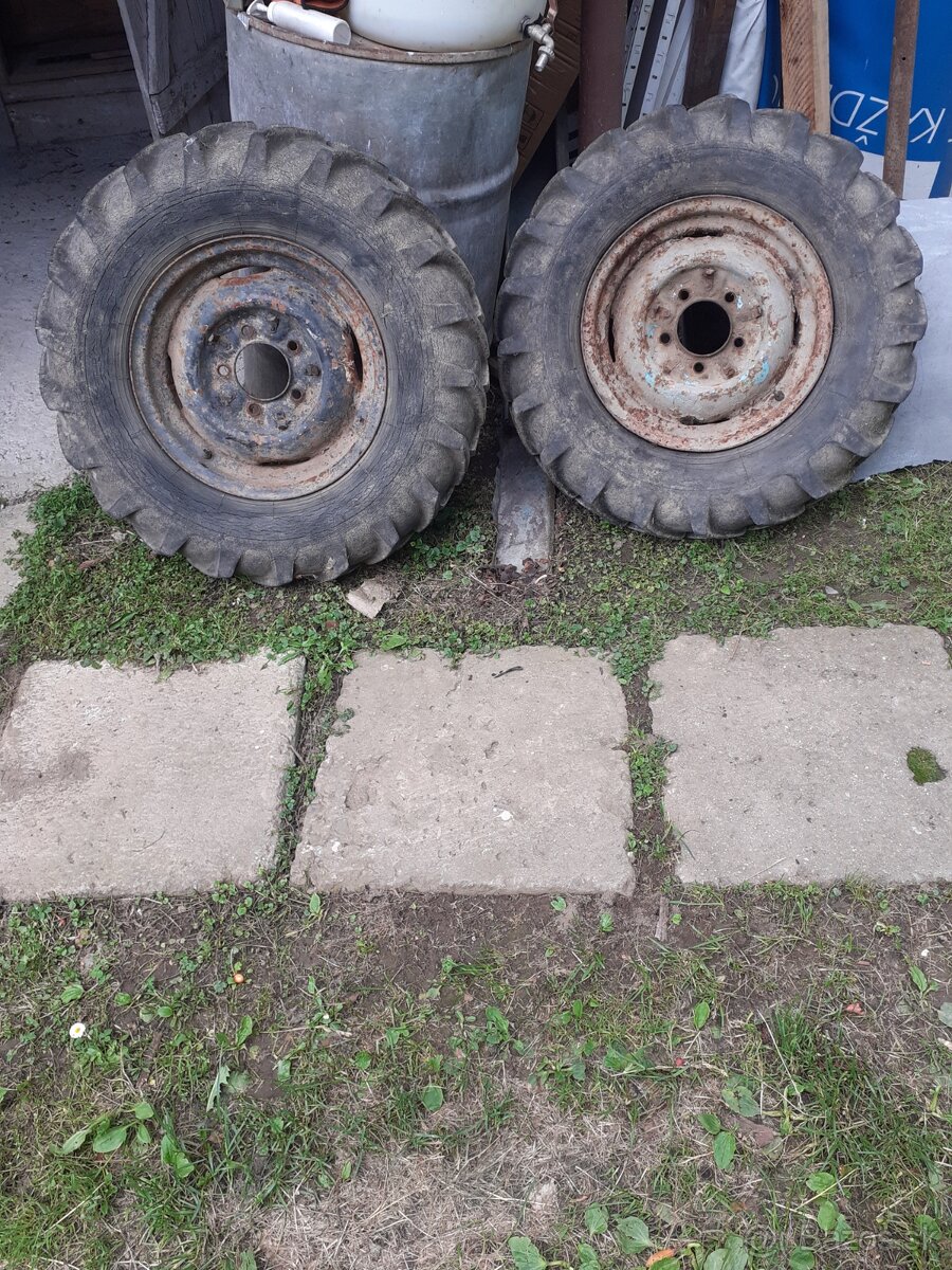 Predám kolesá na malotraktor.